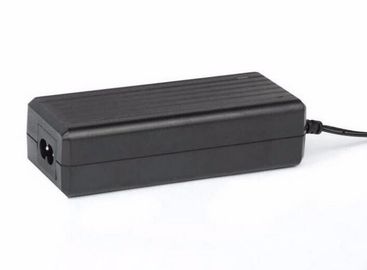 Wechselstrom Ladegerät ABS-Plastikadapter zum DC-Stromversorgungs-12v 2.5a für Positions-Maschinenmonitor