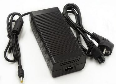 12V 5a Wechselstrom-DC-Stromadapter-Niveau 5 für CCTVs/Notizbuch 100 | Input 240v