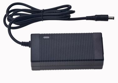 Kundenspezifischer Tischplattenuniversalitäts-Wechselstrom-DC-Stromadapter 3KVAC 3 Pole mit ABS Material