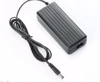 65W 24 Volt-Tischplattenstromadapter Wechselstrom-DC für Laptop/Drucker, hohe Leistungsfähigkeit