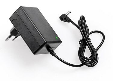 ABS Plastikwechselstrom-DC die 12 Volt-Stromversorgung, die mit Energie 6W, CER Rohs Ein-Output ist, listete auf