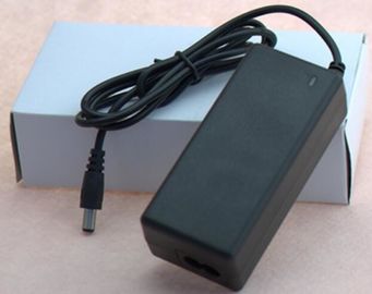 Schwarzer Wand-Berg Wechselstrom-DC-Stromadapter 12V 2.5A 3A 5A mit Eu-Au wir britische Stecker für geführte Lampe