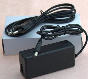 Schwarzer Wand-Berg Wechselstrom-DC-Stromadapter 12V 2.5A 3A 5A mit Eu-Au wir britische Stecker für geführte Lampe