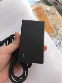 Ladegerät 12.6V 2A Li-Ionen, Wechselstrom-DC-Stromadapter für Batteriesatz, schwarze Farbe, custmized DC-Verbindungsstück